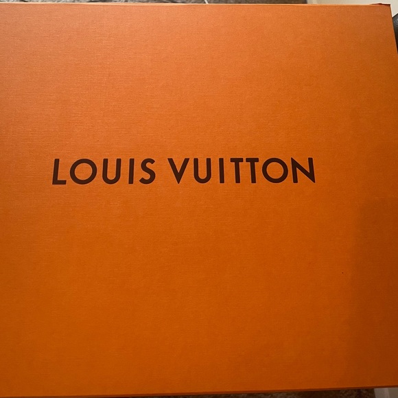 Louis Vuitton purse and wallet - Picture 2 of 12